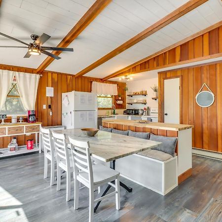 Lakefront Poconos Vacation Rental With Swim Dock! Long Pond المظهر الخارجي الصورة