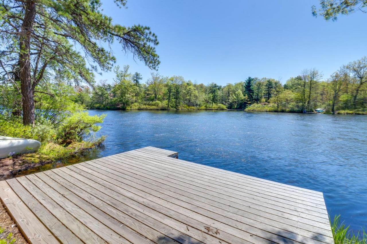 Lakefront Poconos Vacation Rental With Swim Dock! Long Pond المظهر الخارجي الصورة