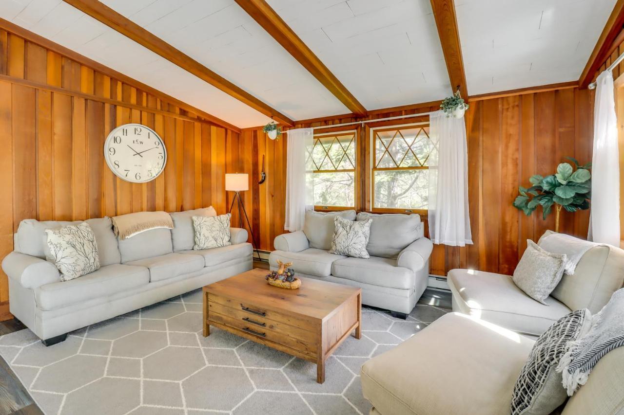Lakefront Poconos Vacation Rental With Swim Dock! Long Pond المظهر الخارجي الصورة