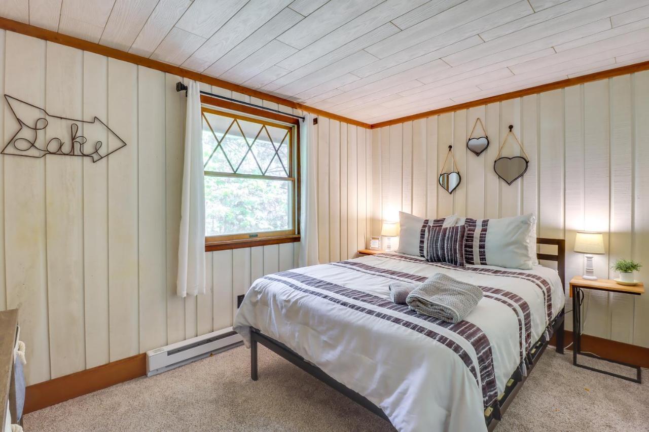 Lakefront Poconos Vacation Rental With Swim Dock! Long Pond المظهر الخارجي الصورة