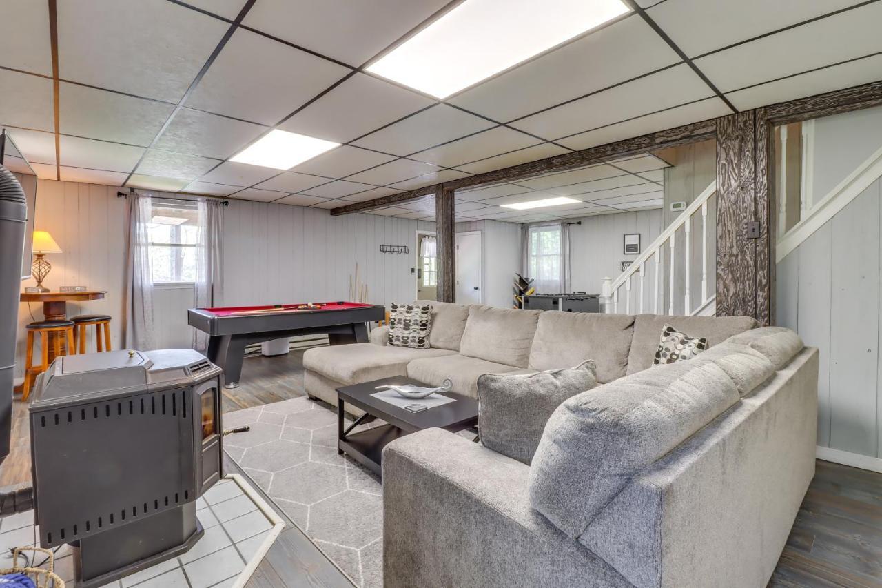 Lakefront Poconos Vacation Rental With Swim Dock! Long Pond المظهر الخارجي الصورة