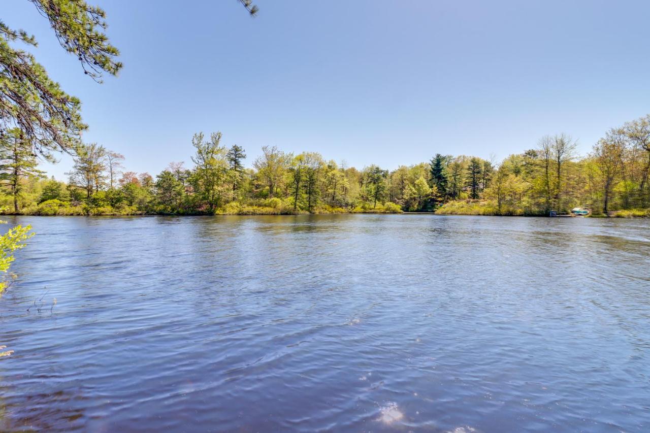 Lakefront Poconos Vacation Rental With Swim Dock! Long Pond المظهر الخارجي الصورة