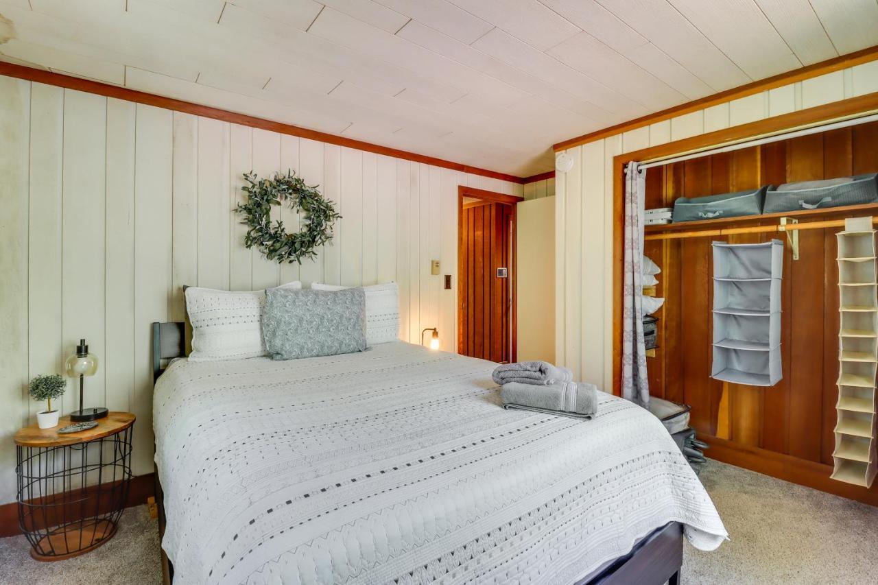 Lakefront Poconos Vacation Rental With Swim Dock! Long Pond المظهر الخارجي الصورة
